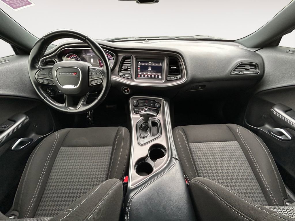 Used 2021 Dodge Challenger SXT w/ Driver Convenience Group RWD image 11