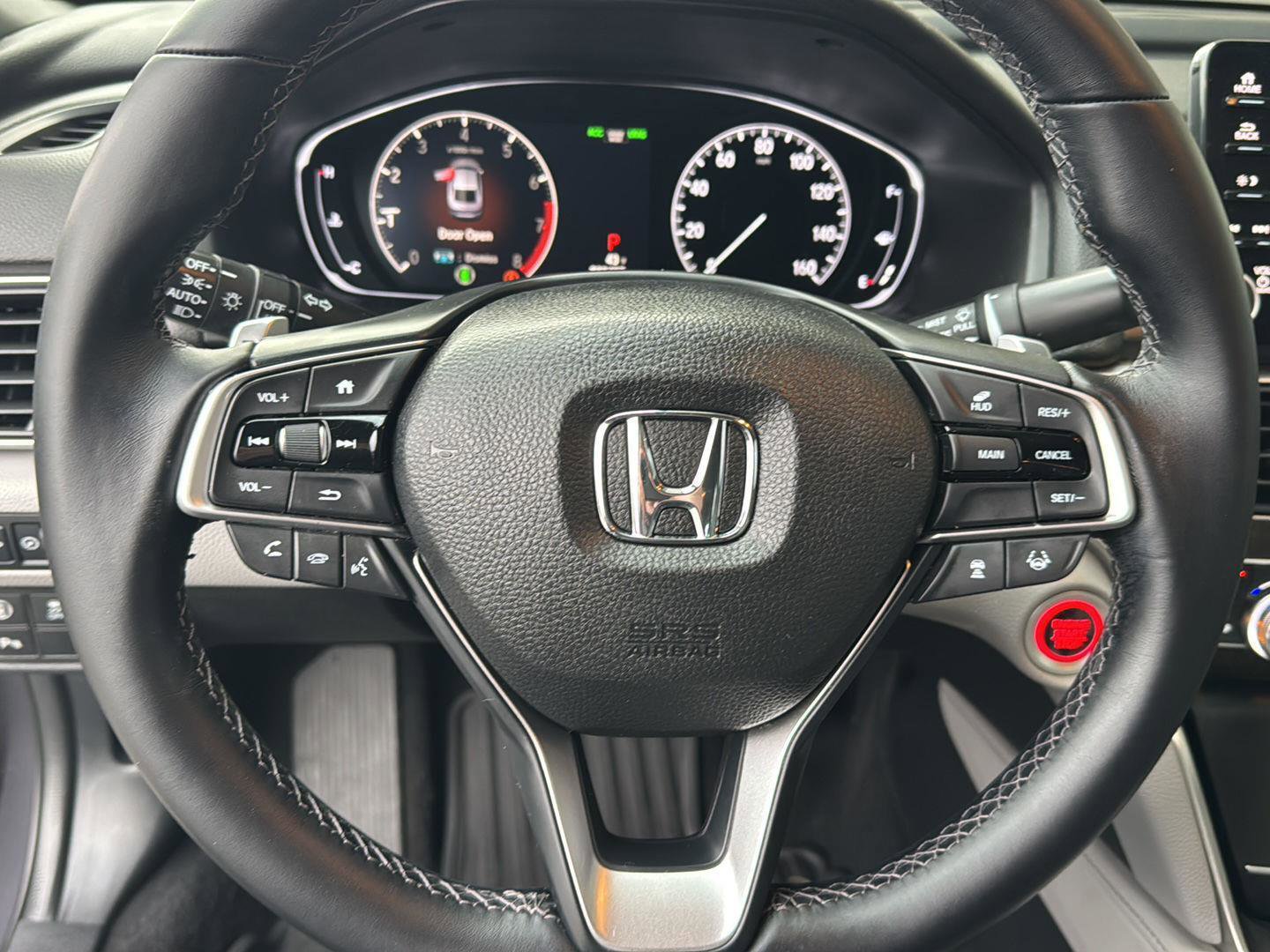 Used 2018 Honda Accord Touring image 17
