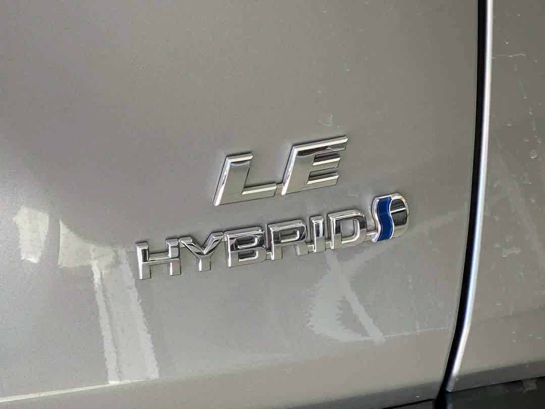 Used 2024 Toyota RAV4 LE AWD/4WD image 12