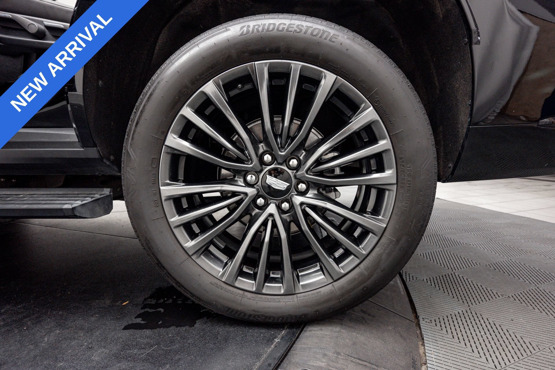 Used 2025 Cadillac Escalade Sport Platinum w/ LPO, Floor Liner Package AWD/4WD image 33