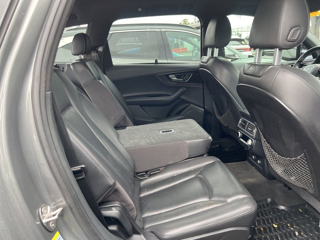 Used 2018 Audi Q7 3.0T Premium Plus w/ Premium Plus Package image 9