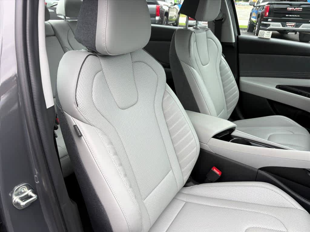 Used 2024 Hyundai Elantra Limited FWD image 6