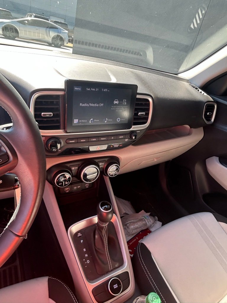 Used 2023 Hyundai Venue SEL image 8