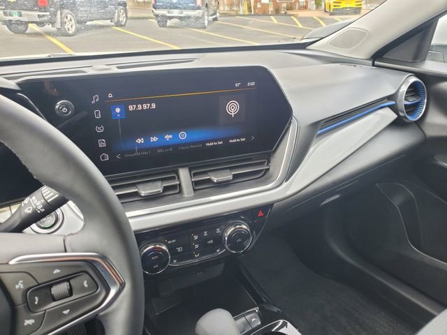 Certified 2024 Chevrolet Trax LT w/ Driver Confidence Package image 26