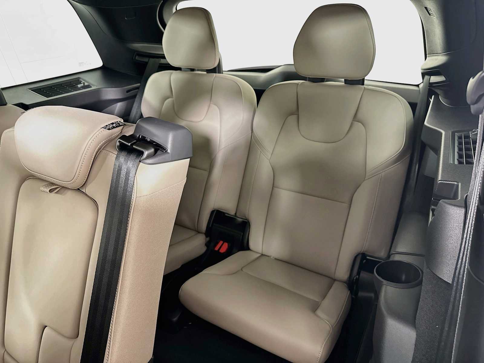 New 2026 Volvo XC90 B5 Plus AWD/4WD image 25