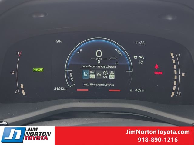 Used 2025 Toyota Camry SE w/ Multimedia Upgrade Package AWD/4WD image 17