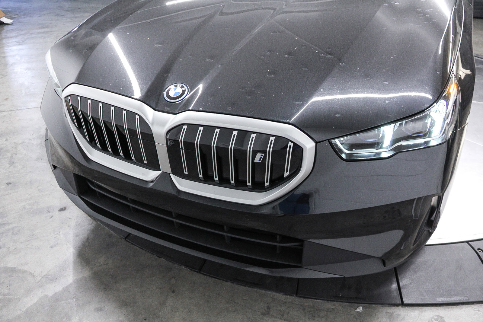 New 2026 BMW i5 eDrive40 w/ Convenience Package image 11