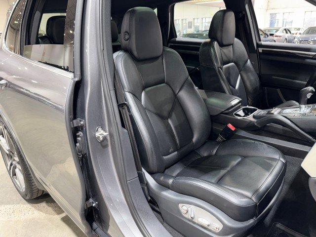Used 2012 Porsche Cayenne S w/ Premium Pkg Plus image 64