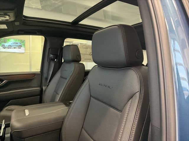 New 2026 GMC Yukon XL Denali w/ Sun & Power Step Package AWD/4WD image 21