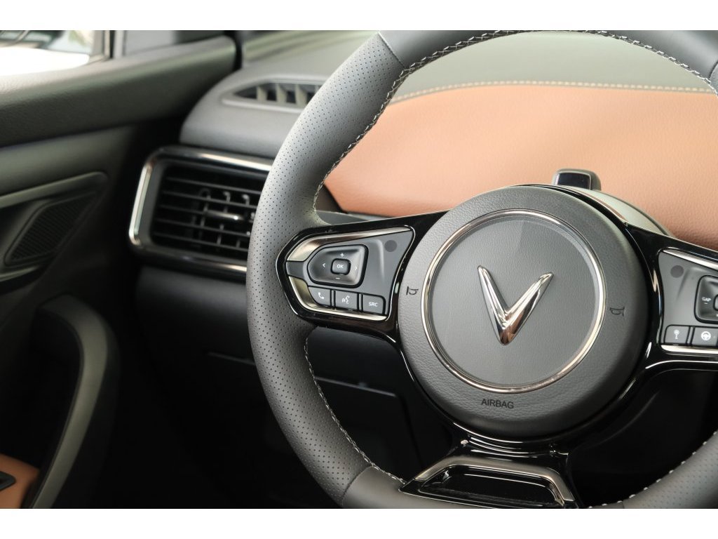 Used 2024 VinFast VF 8 Plus AWD/4WD image 18