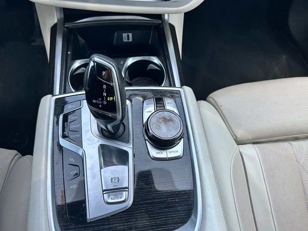 Used 2017 BMW 750i xDrive AWD/4WD image 23
