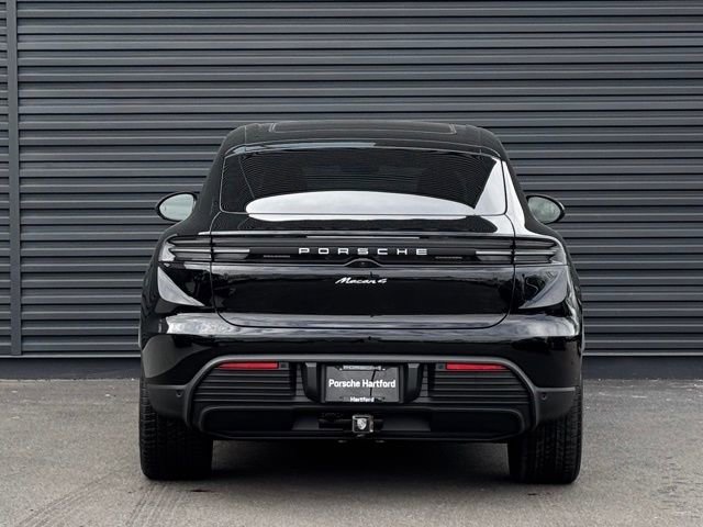 New 2026 Porsche Macan 4 Electric image 6