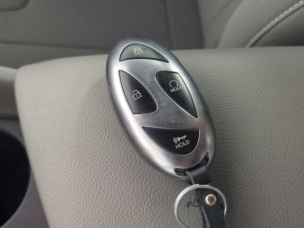 Used 2025 Hyundai Elantra Sport FWD image 35