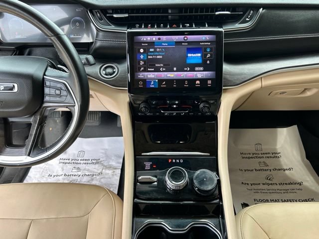 Used 2022 Jeep Grand Cherokee Limited AWD/4WD image 51