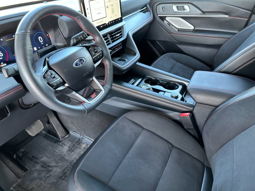 Certified 2025 Ford Explorer ST AWD/4WD image 9