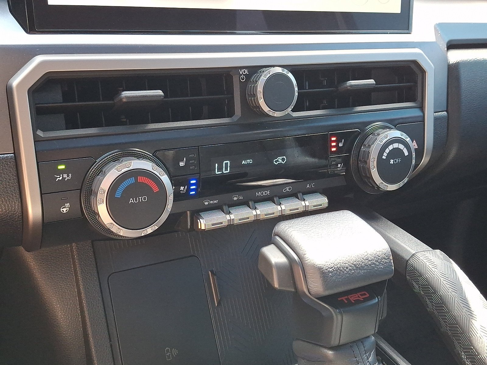 Certified 2025 Toyota 4Runner TRD Off-Road Premium w/ Tow Technology Package AWD/4WD image 19