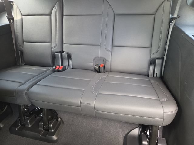 Used 2026 Chevrolet Tahoe Z71 w/ Comfort Package AWD/4WD image 26