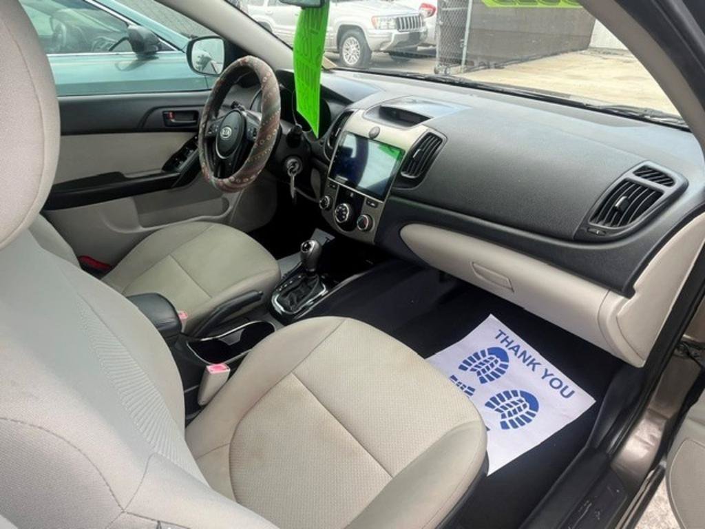 Used 2011 Kia Forte EX FWD image 12