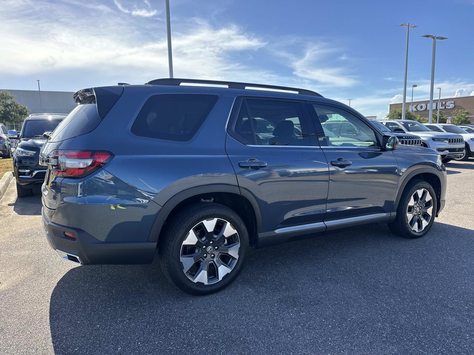 Used 2026 Honda Pilot Touring image 5