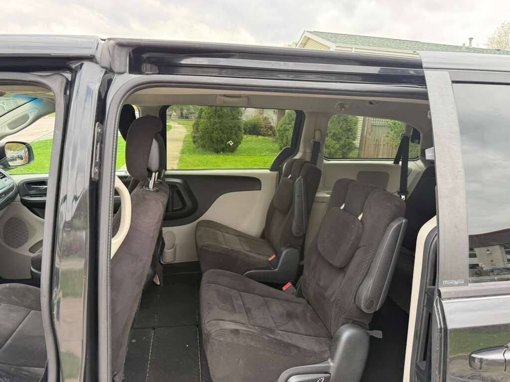 Used 2013 Dodge Grand Caravan SE image 21