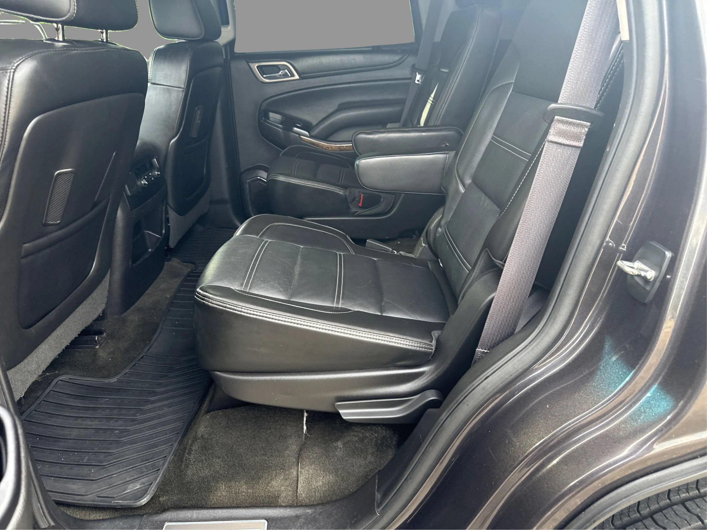 Used 2016 GMC Yukon Denali RWD image 11