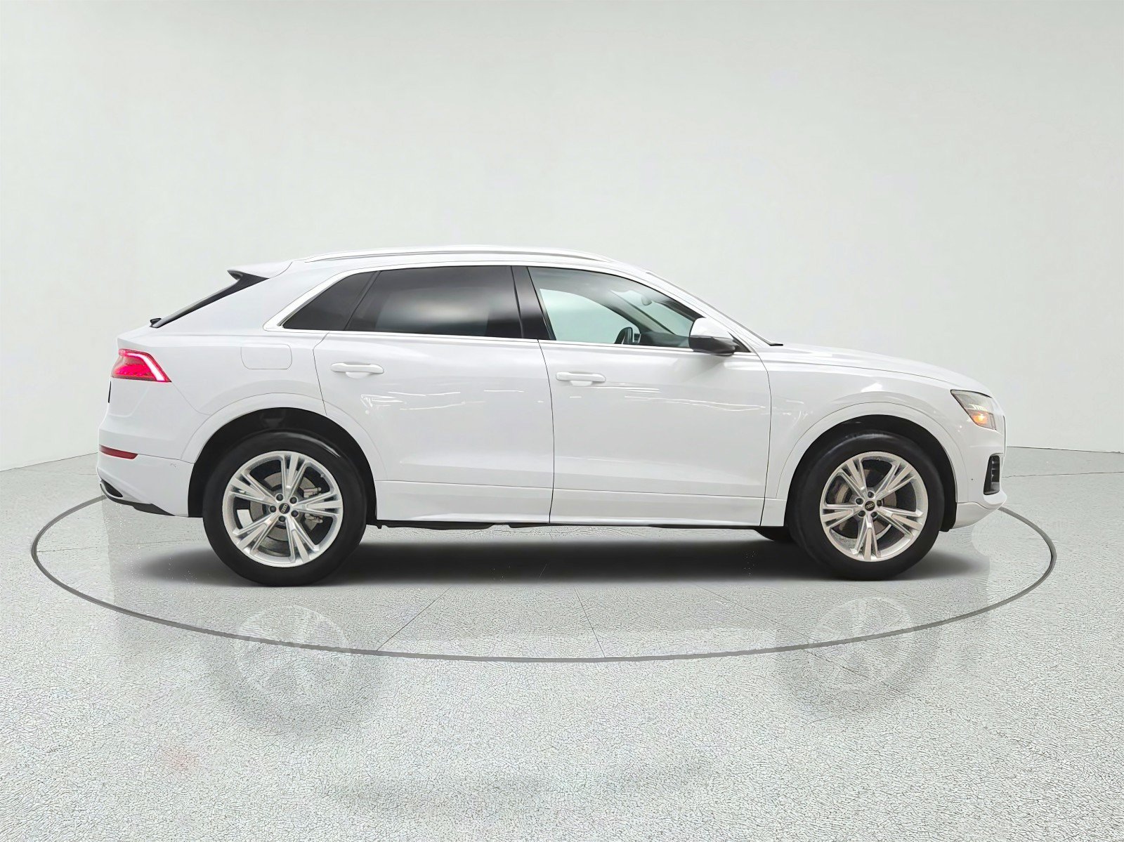 Used 2023 Audi Q8 Premium w/ Convenience Package AWD/4WD image 4