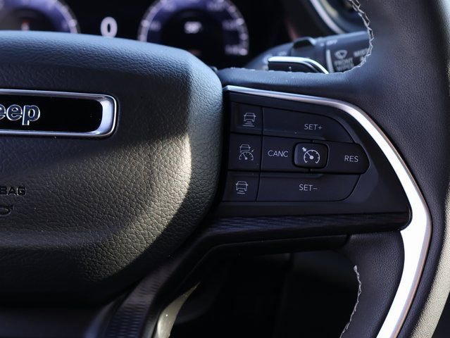 Used 2024 Jeep Grand Cherokee Altitude image 40