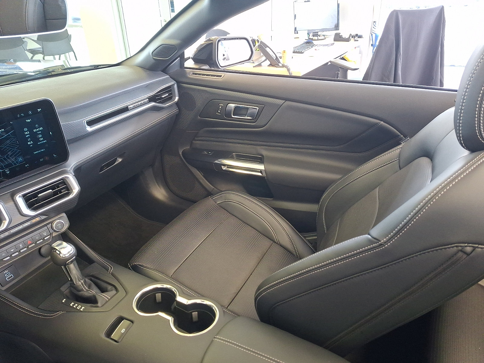 Used 2025 Ford Mustang GT Premium RWD image 9