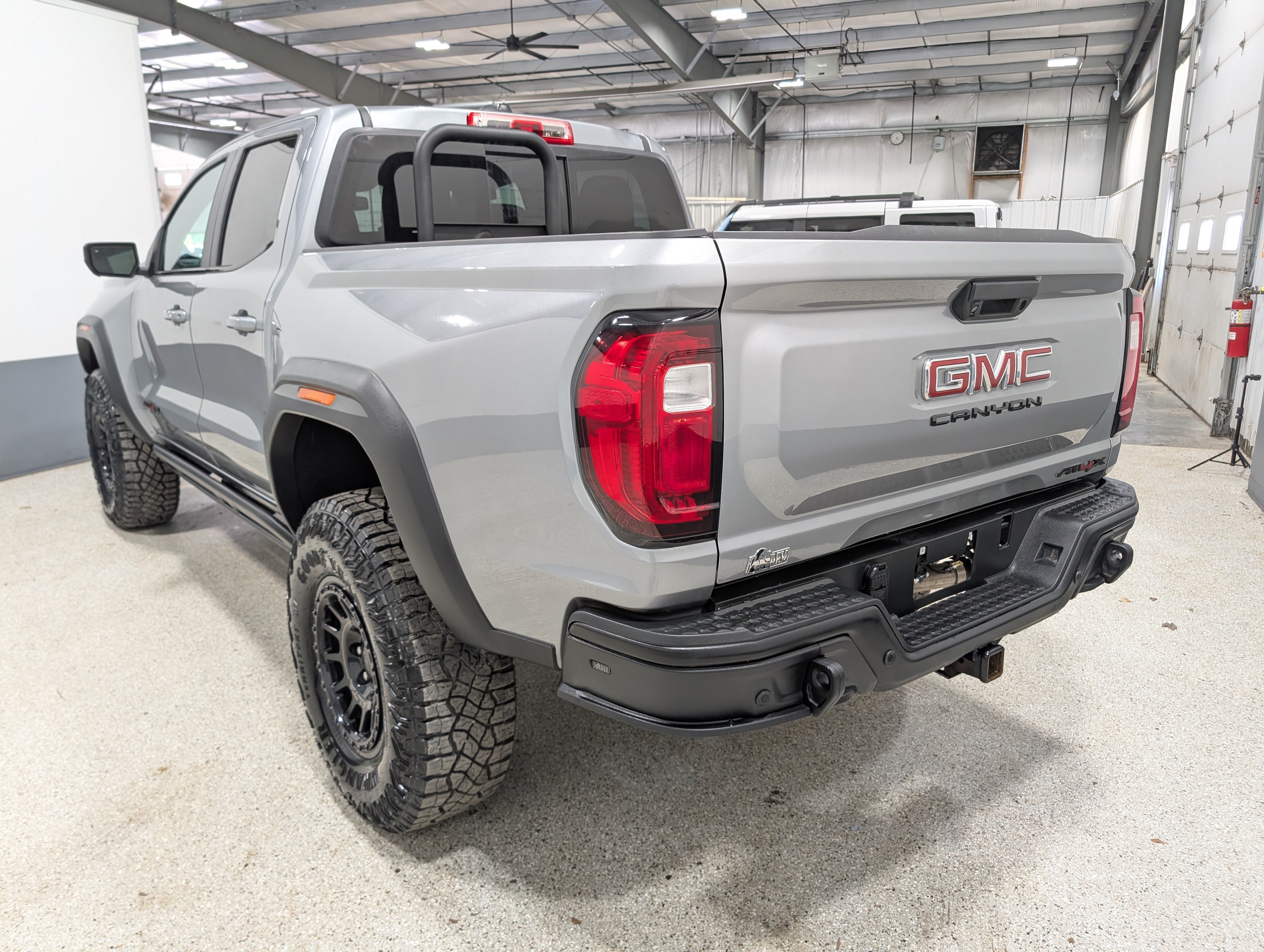 Used 2024 GMC Canyon AT4X w/ AT4X AEV Edition AWD/4WD image 5