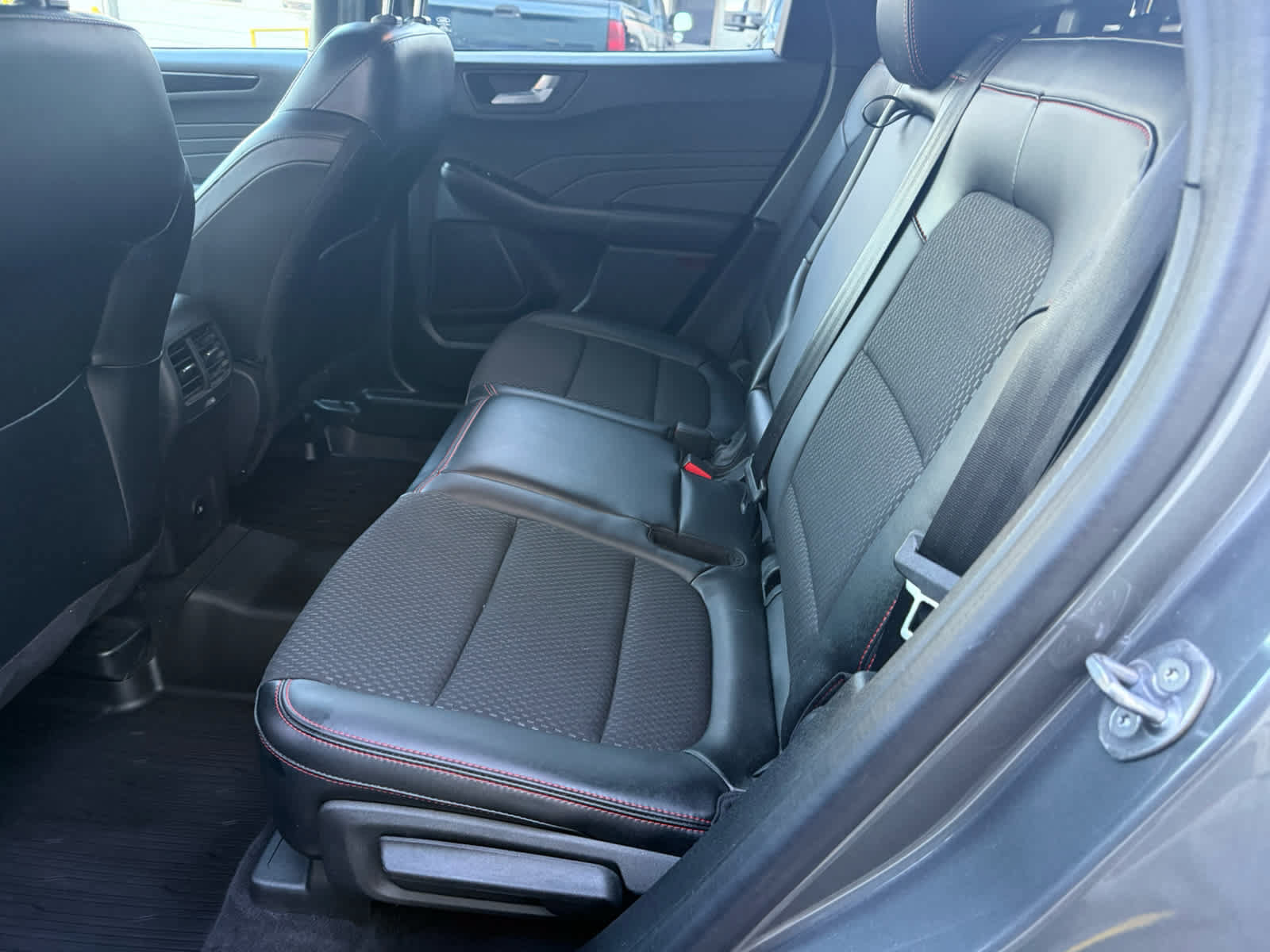 Used 2024 Ford Escape ST-Line w/ Tech Pack #1 AWD/4WD image 5