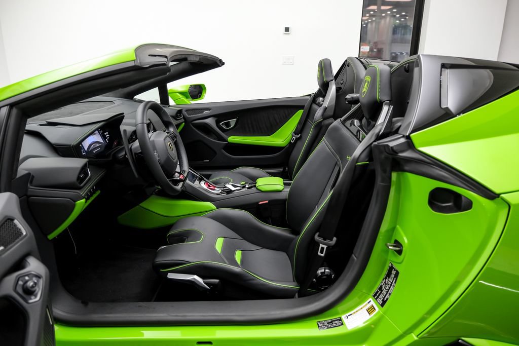 Used 2024 Lamborghini Huracan EVO AWD/4WD image 9