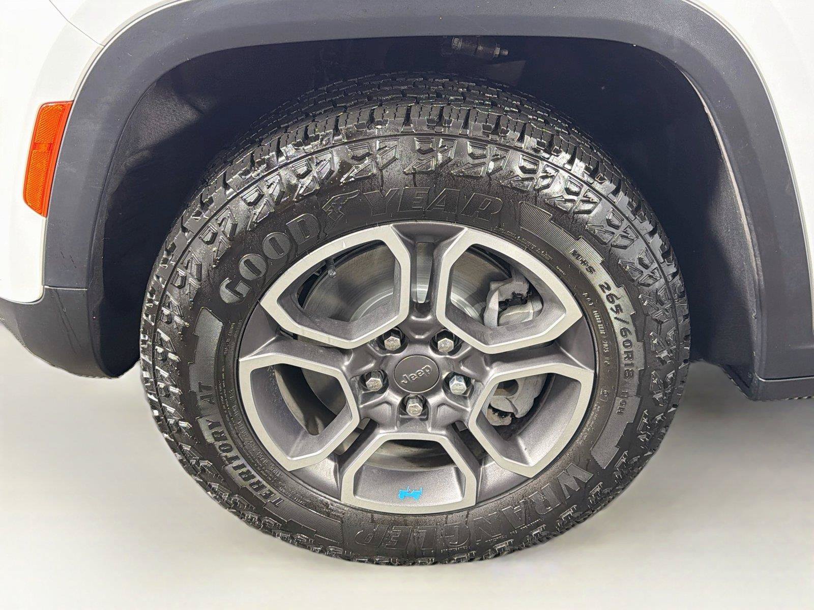 Used 2023 Jeep Grand Cherokee Trailhawk 4xe AWD/4WD image 34