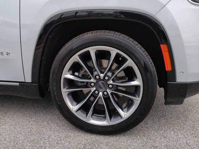Certified 2022 Jeep Wagoneer Series III w/ Premium Group I image 12