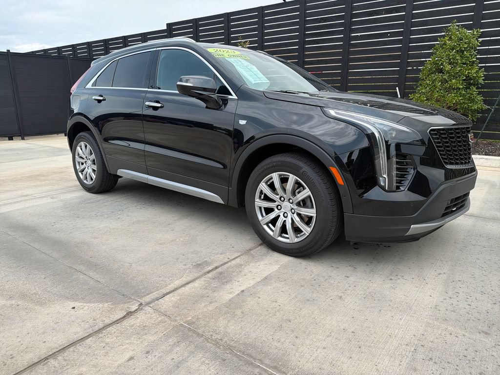 Used 2023 Cadillac XT4 Premium Luxury w/ Technology Package FWD image 7