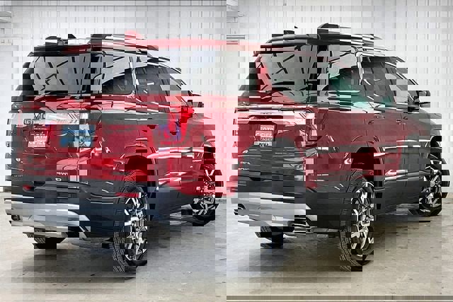 Certified 2023 GMC Acadia SLT w/ Preferred Package image 12