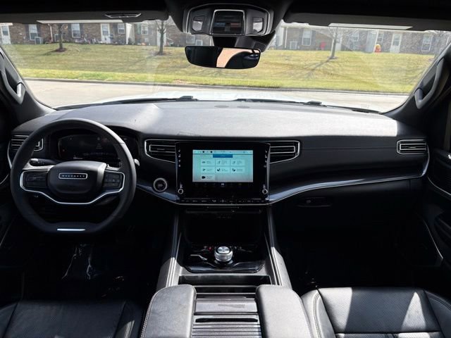 Used 2024 Jeep Wagoneer 4WD w/ Convenience Group I image 28