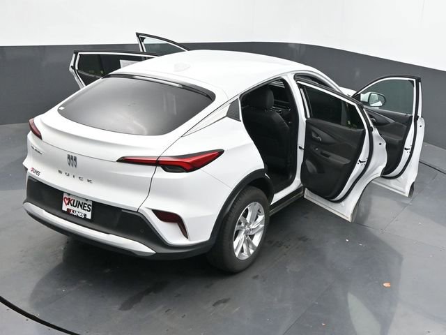 Used 2025 Buick Envista Preferred image 64