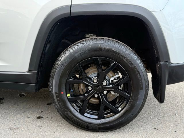 New 2026 Jeep Grand Cherokee Altitude AWD/4WD image 17