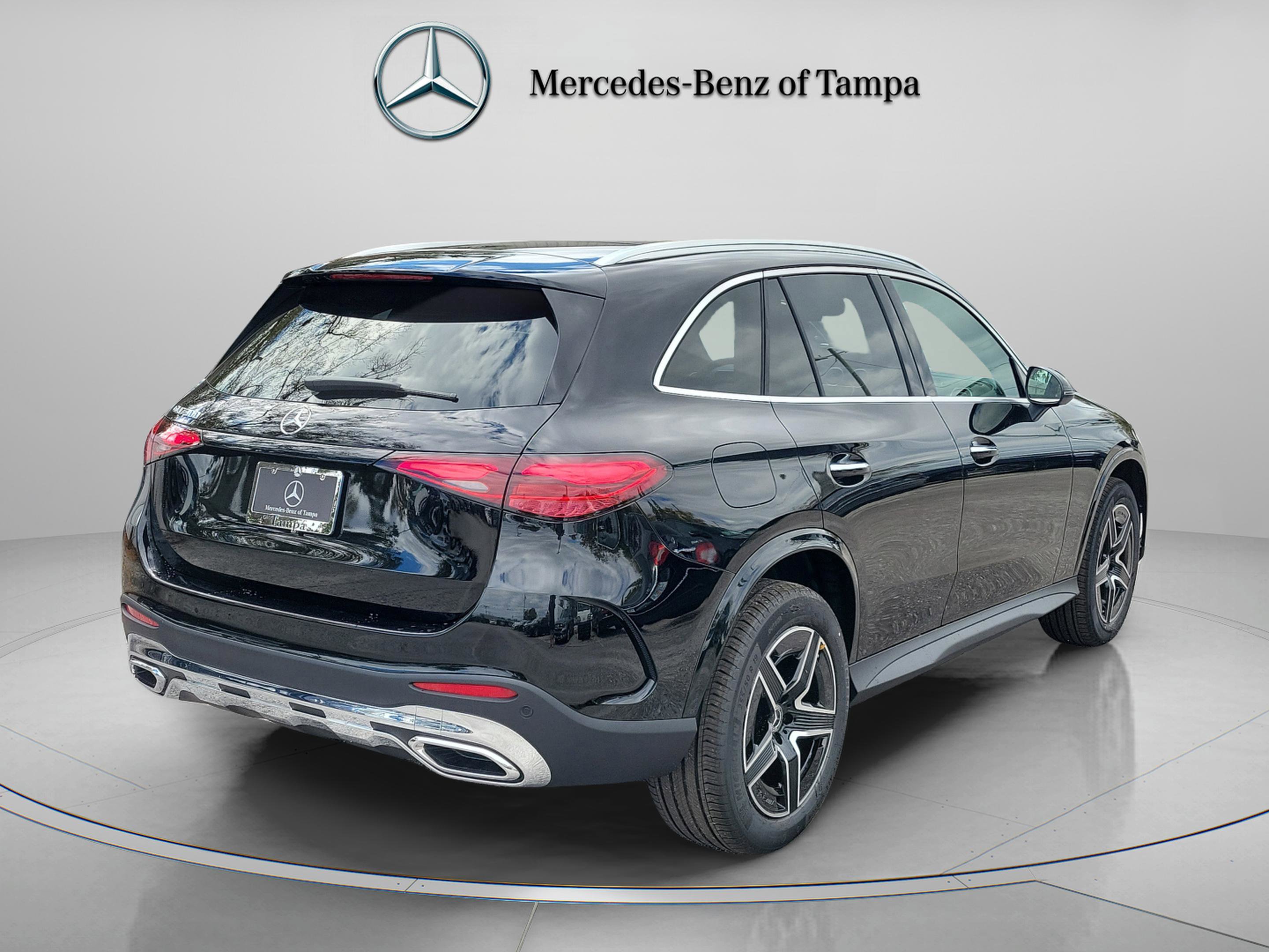 Used 2026 Mercedes-Benz GLC 300 image 4