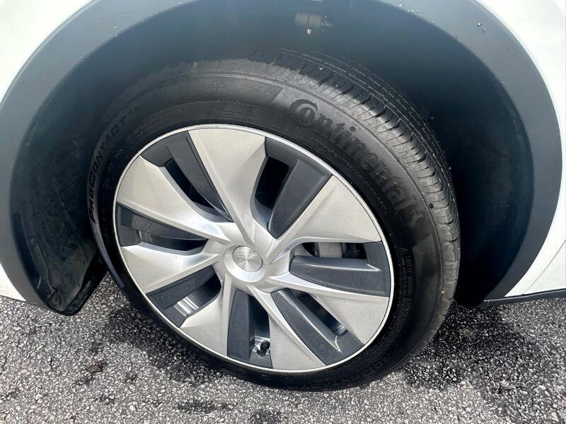 Used 2021 Tesla Model Y Long Range image 47