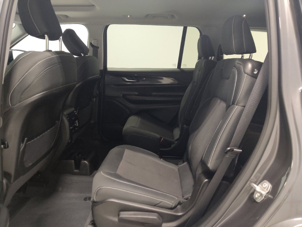 Used 2023 Jeep Grand Cherokee L Laredo AWD/4WD image 18