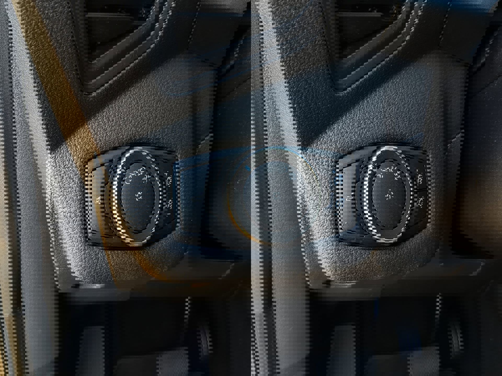 Used 2019 Ford Escape S image 25