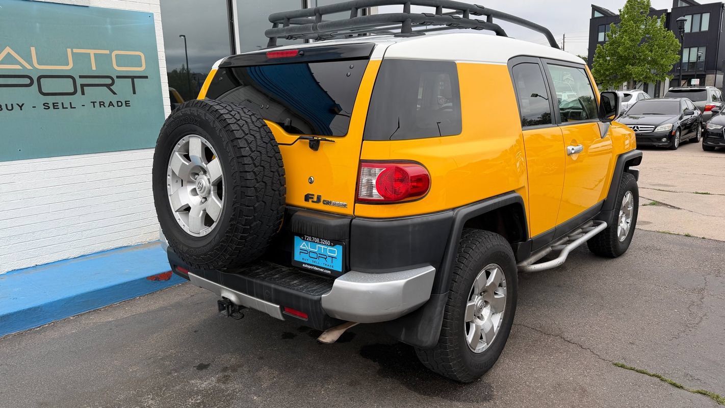 Used 2007 Toyota FJ Cruiser 4WD image 2