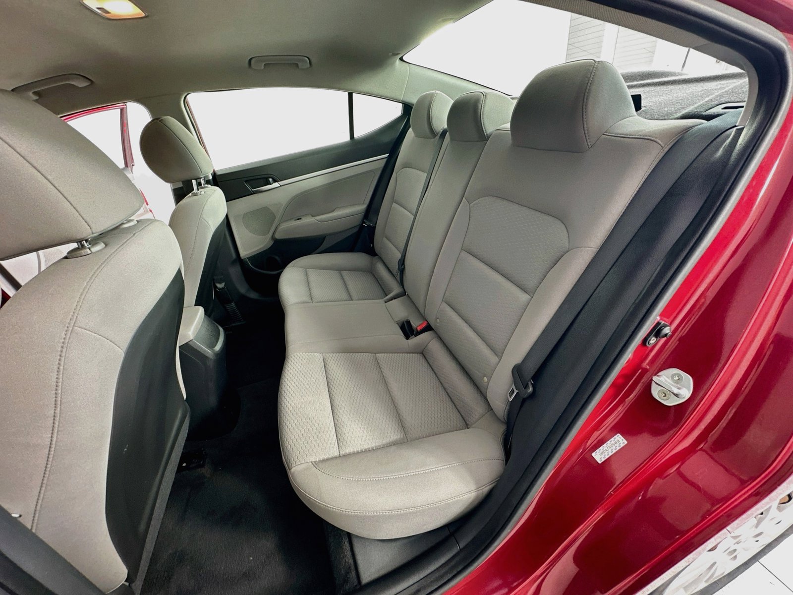 Used 2019 Hyundai Elantra SE FWD image 28