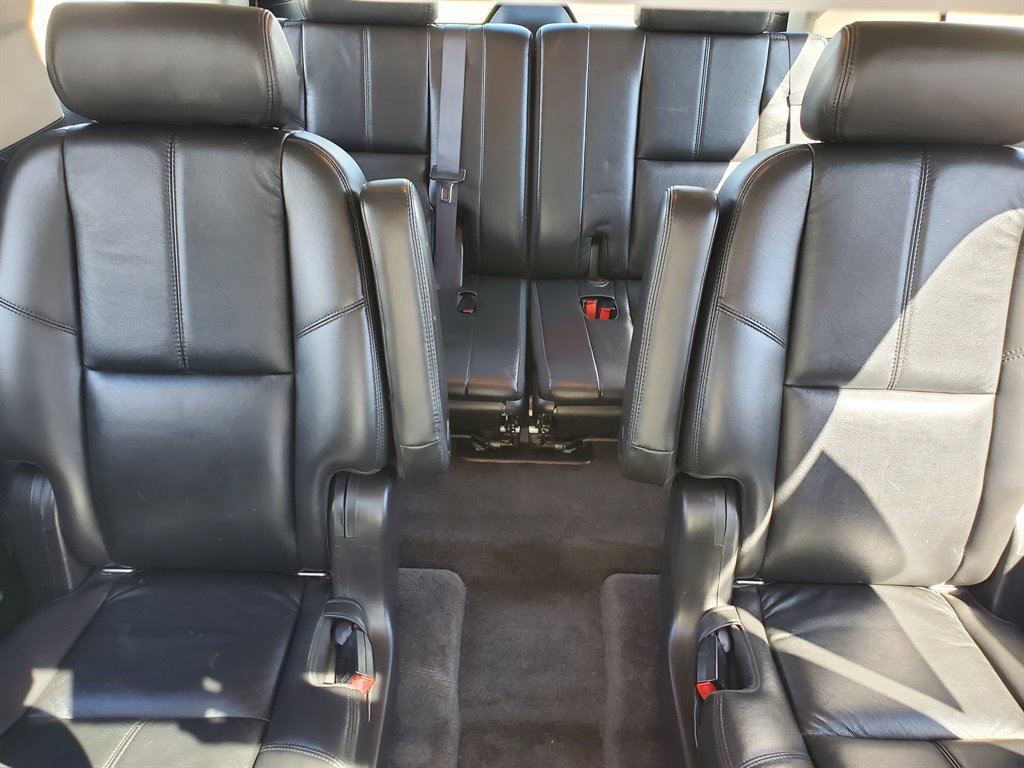 Used 2008 Chevrolet Tahoe LTZ w/ LTZ Preferred Equipment Group image 18