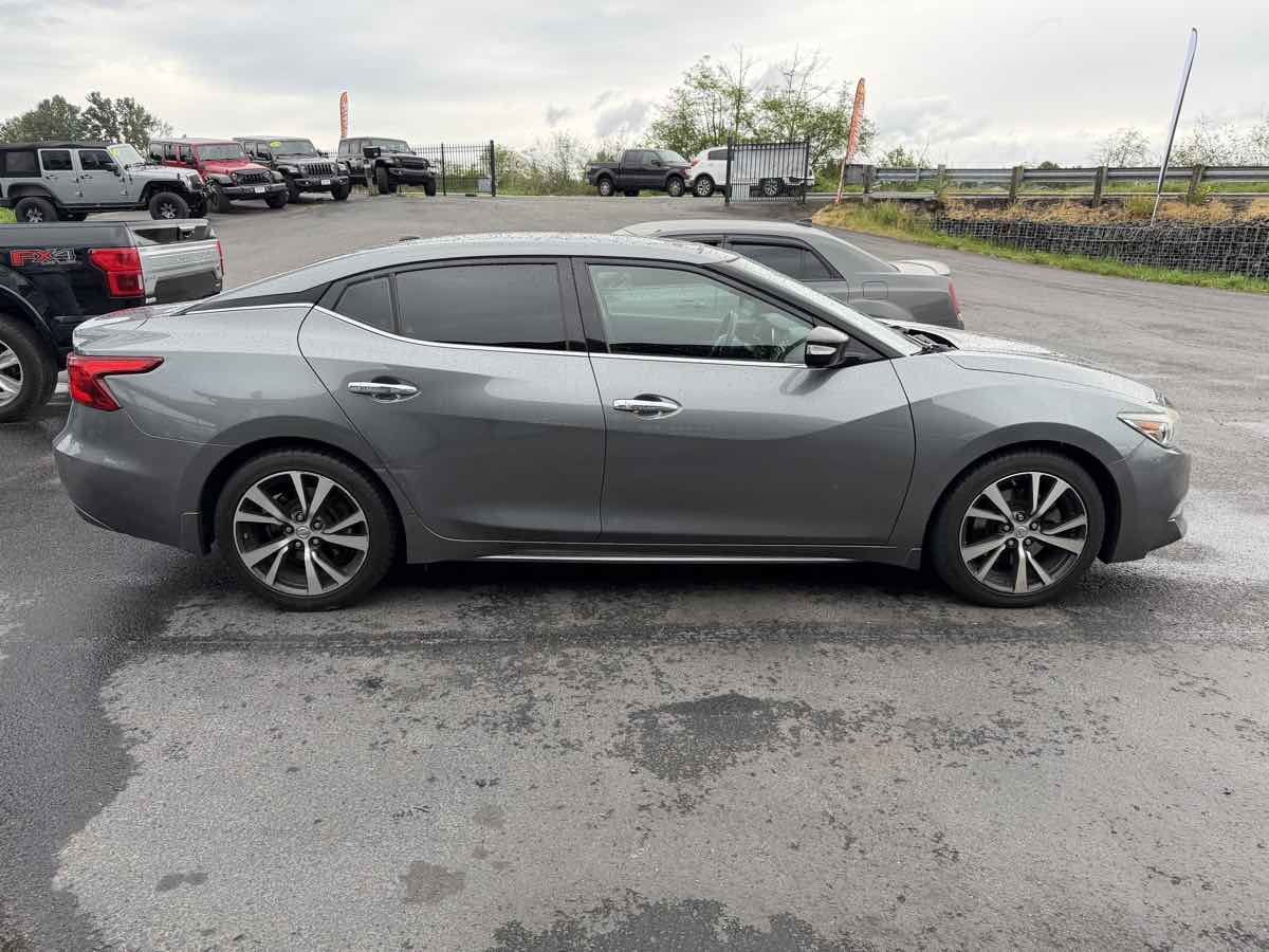 Used 2017 Nissan Maxima Platinum FWD image 9