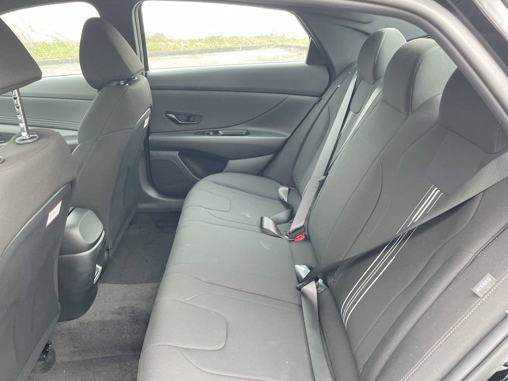 Certified 2025 Hyundai Elantra Sport image 47