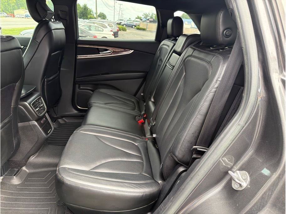 Used 2017 Lincoln MKX Reserve w/ Lincoln MKX Climate Package FWD image 13