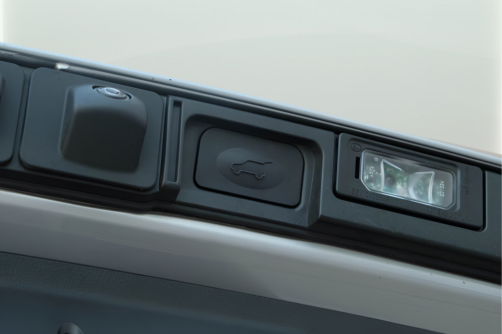 New 2025 VinFast VF 8 Eco AWD/4WD image 26