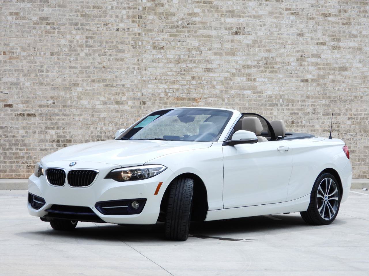 Used 2017 BMW 230i Convertible RWD image 17